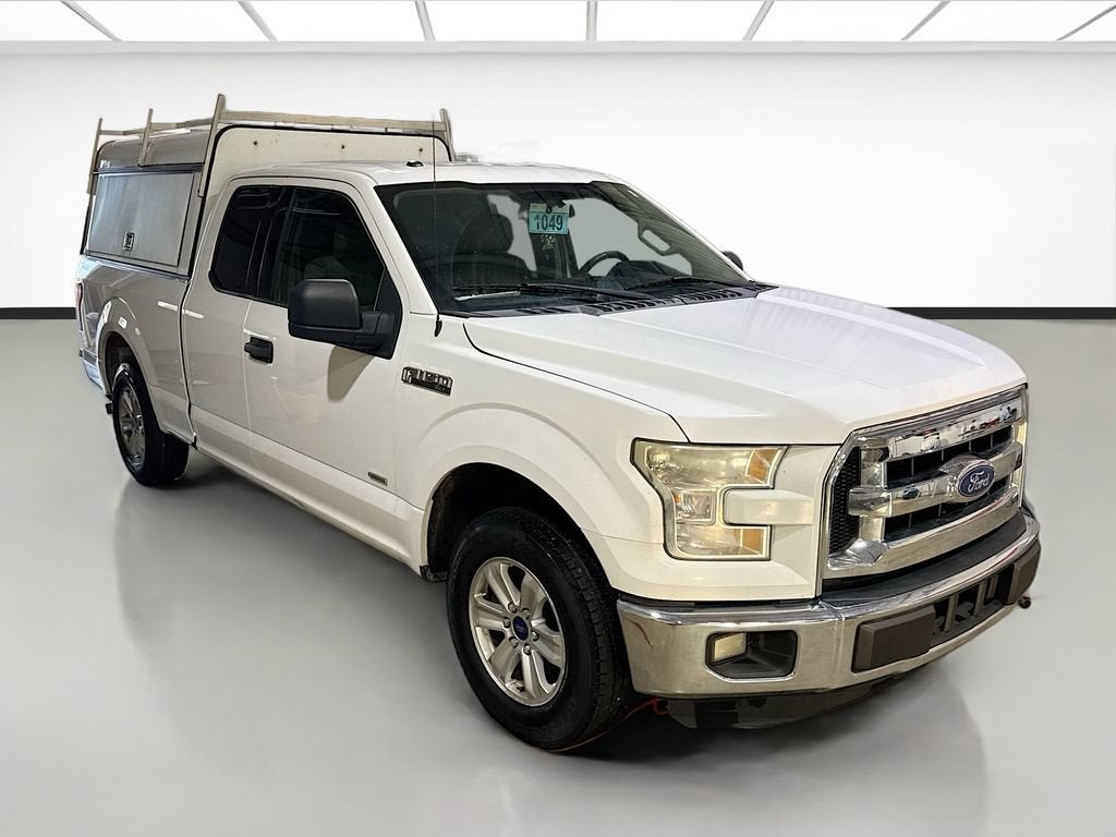 2015 Ford F-150 — interior view