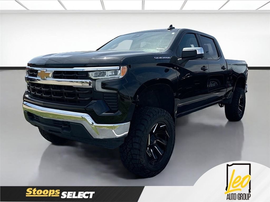 2025 Chevrolet Silverado 1500 LT in Black — front three-quarter view