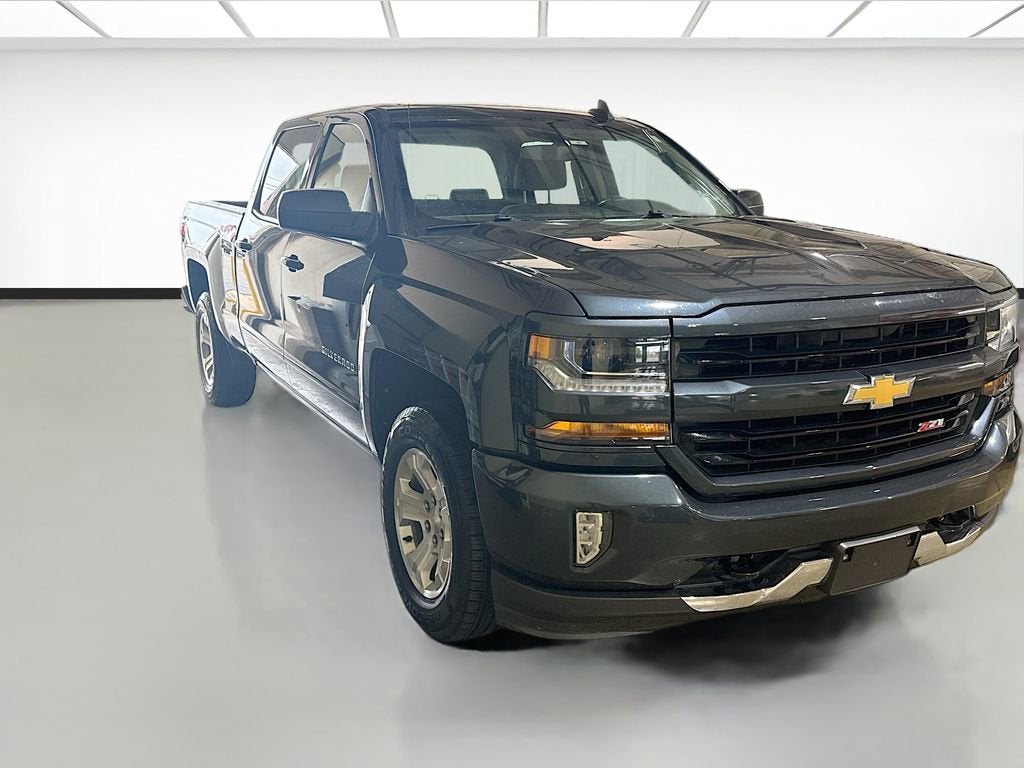 2018 Chevrolet Silverado 1500 — interior view