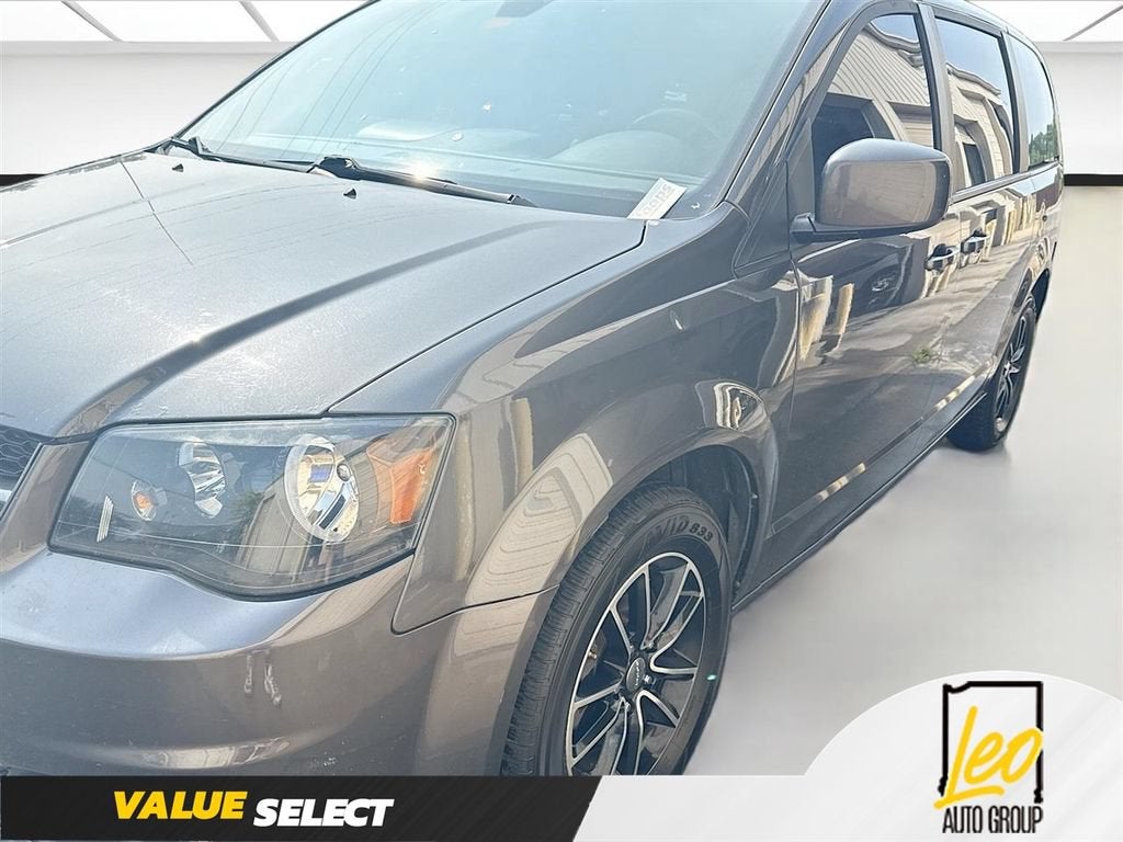2019 Dodge Grand Caravan GT in Gray — front three-quarter view