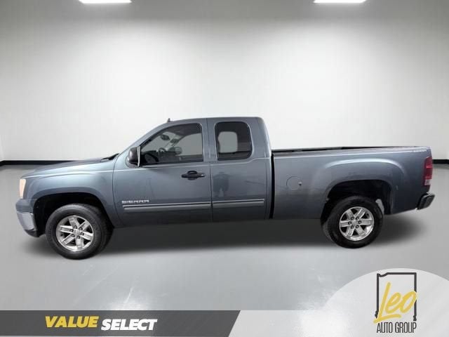 2013 GMC Sierra 1500 — interior view