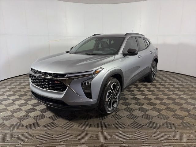 2026 Chevrolet Trax 2RS in Sterling Gray Metallic — front three-quarter view