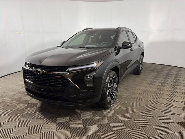 2026 Chevrolet Trax 2RS in Mosaic Black Metallic — front three-quarter view