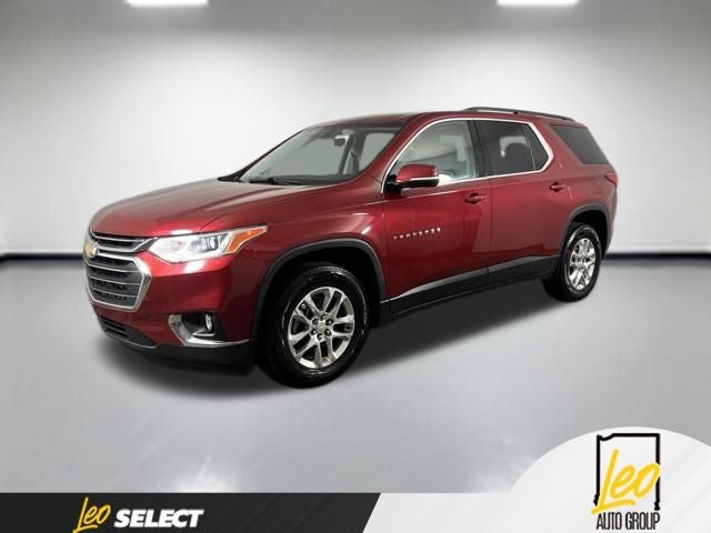 2019 Chevrolet Traverse 1LT in Cajun Red Tintcoat — front three-quarter view