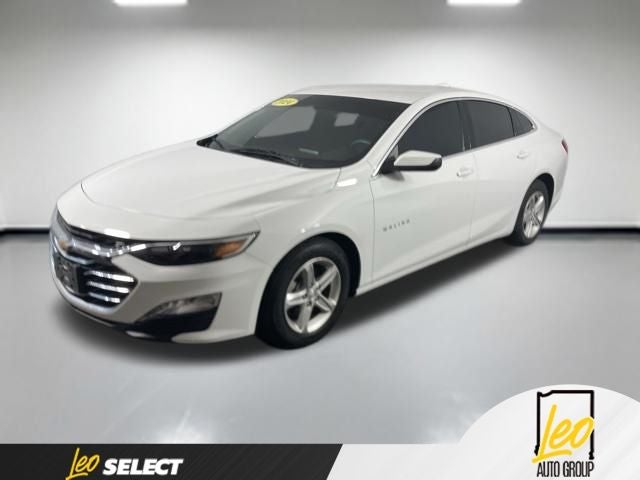 2024 Chevrolet Malibu LT 1LT in Summit White — front three-quarter view