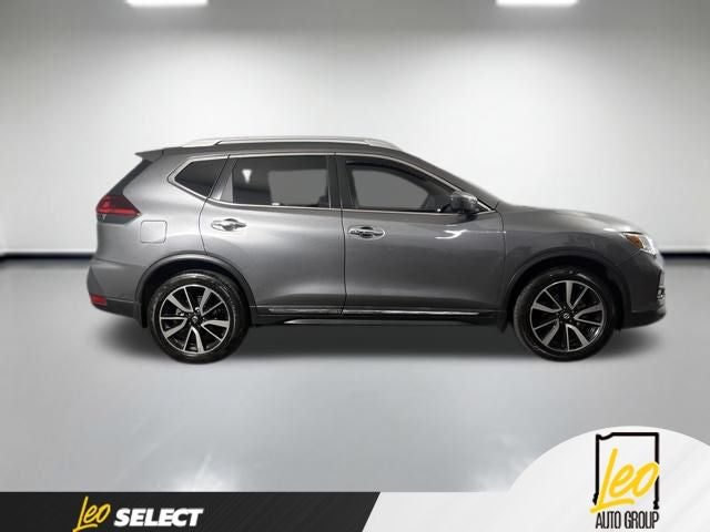 2019 Nissan Rogue — detail view