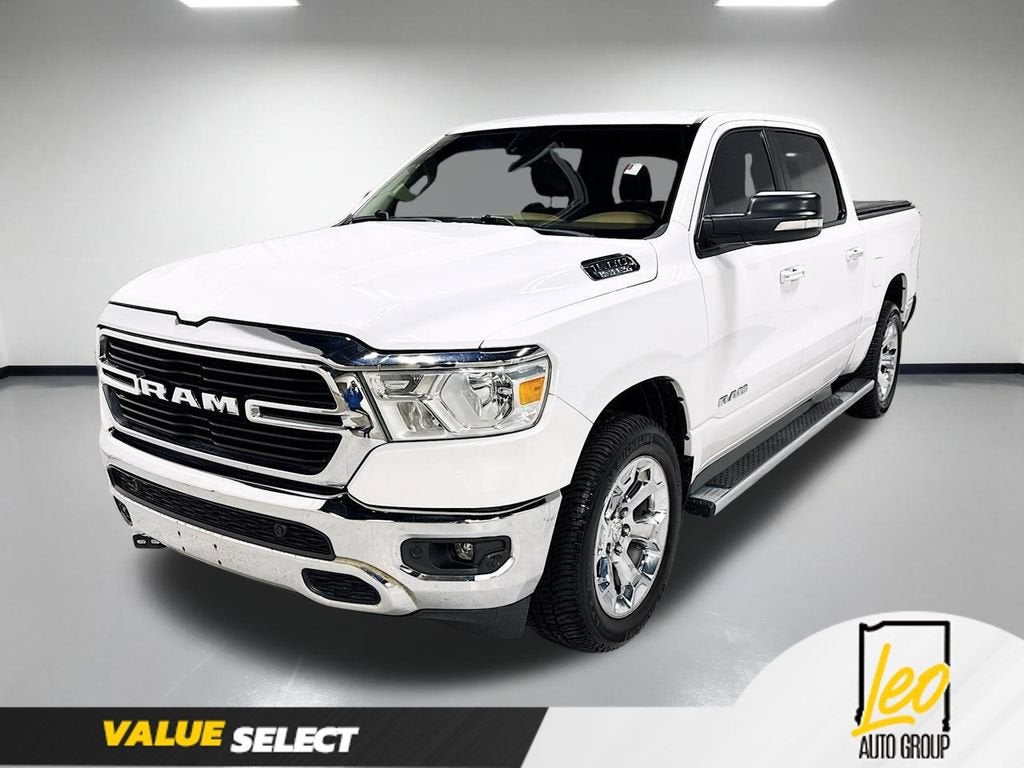2019 RAM 1500 Big Horn/Lone Star Crew Cab 4x4 5'7" Box in White — front three-quarter view