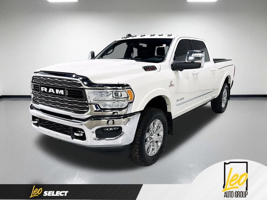 2024 RAM 2500 Limited Crew Cab 4x4 6'4" Box in White — front three-quarter view